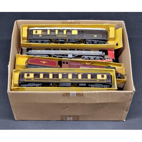 233 - Hornby: a collection of vintage OO Gauge, to include a 'Sir Nigel Gresley' locomotive, and a 46200 '... 