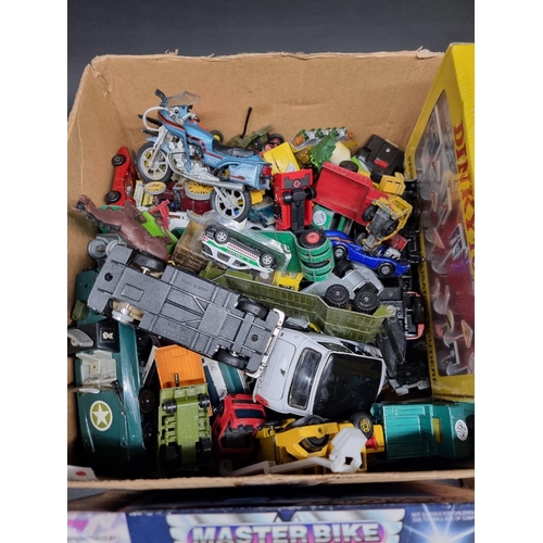 76 - Diecast: a box of mixed vehicles, to include examples by Matchbox, Corgi, Dinky, Maisto and sim... 