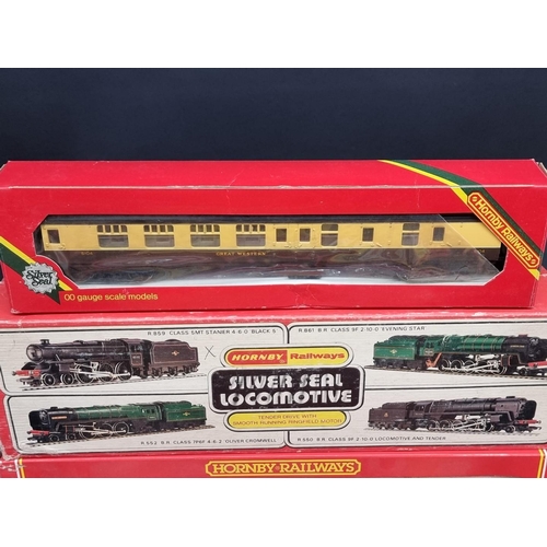 89 - Hornby: a collection of boxed locomotives and coaches, to include 'St Patrick' Saint Class No.R2019;... 