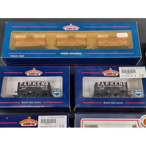 99 - Bachmann: nine boxed wagons, to include War Office 14 Ton Tank Wagons No. 37-666Z. (10)... 