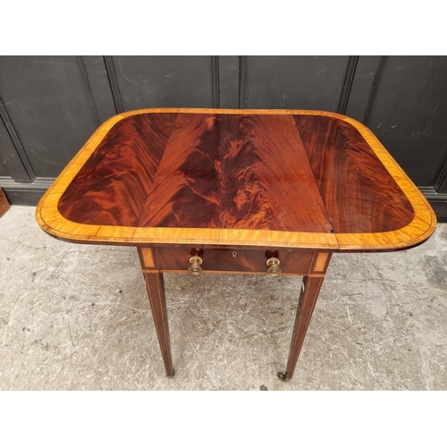 1050 - A good antique mahogany and satinwood crossbanded Pembroke table, 79.5cm wide.