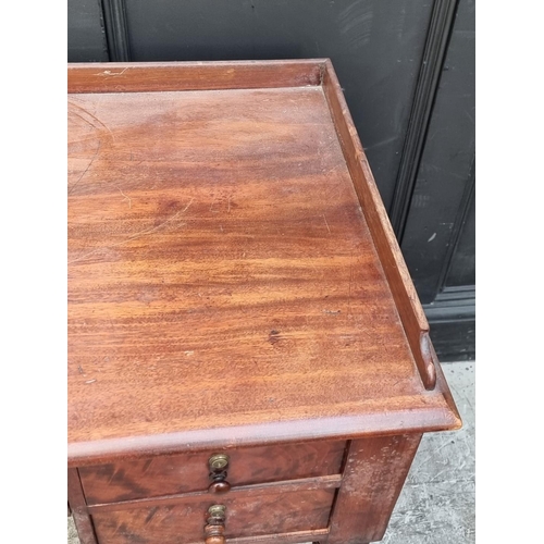 1059 - A Victorian mahogany washstand, 122cm wide.