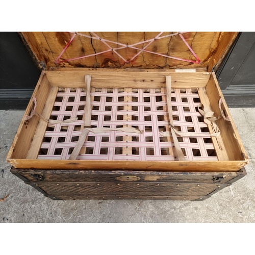 1083 - A circa 1900 Louis Vuitton 'Damier' trunk, labelled and numbered 143795, with two removable trays, 5... 