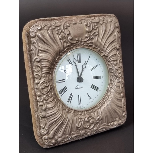 122 - A silver mounted quartz easel clock, by Keyford Frames Ltd, London 1990, 11.5cm high; together with ... 