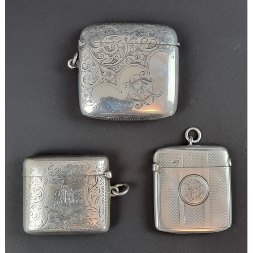 136 - An Edwardian silver vesta case, by Henry Griffith & Sons Ltd, Birmingham 1902, 5.5cm wide; toget... 