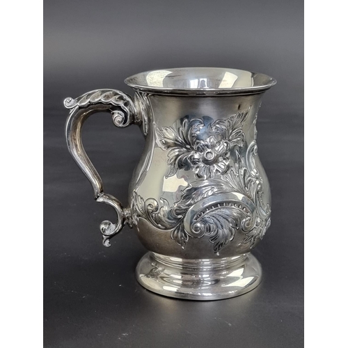 14 - A Victorian silver tankard, probably by James Deakin & Sons, Chester 1898, 13.5cm high, 268g, (i... 