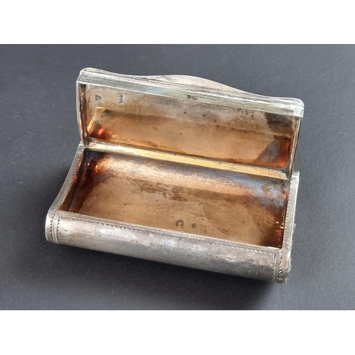 146 - A French white metal snuff box, 8.5cm wide.