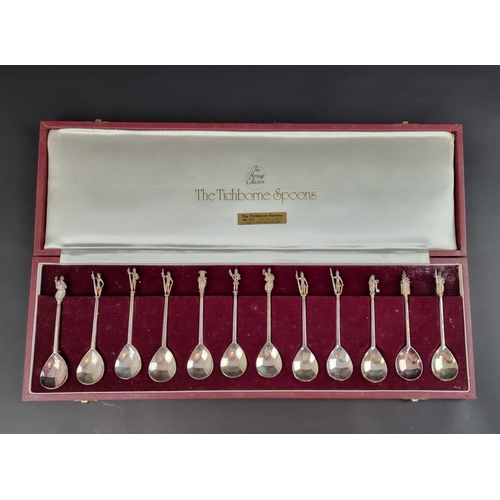 189 - A cased set of twelve silver 'The Tichborne Celebrities' silver spoons, by B M, London 1978, 262g, w... 