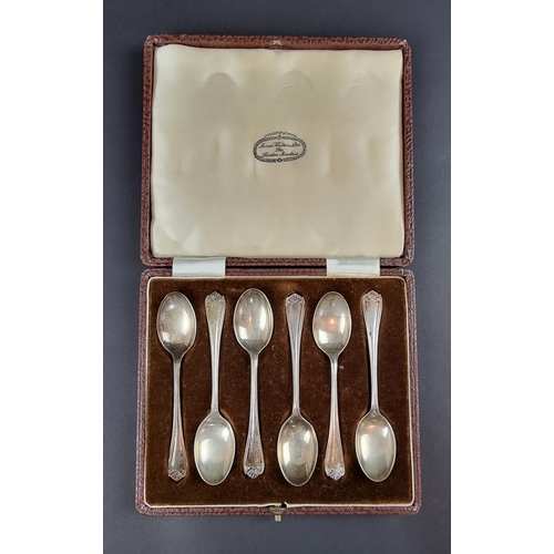 200 - A cased set of six silver teaspoons, by Cooper Brothers & Sons Ltd, Sheffield 1940, 70g.... 