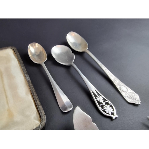 208 - A cased set of six bean handled coffee spoons, by Mappin & Webb Ltd, Sheffield 1919; together wi... 