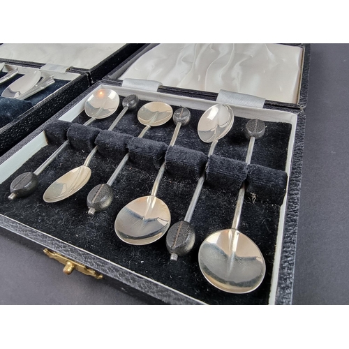 211 - A cased set of six silver teaspoons, by William Suckling Ltd, Birmingham 1940; together with a ... 