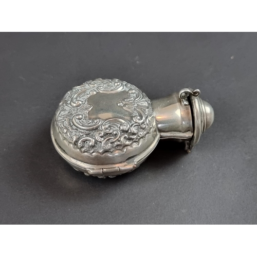 225 - A silver scent bottle, partially marked, 7.5cm high, 37g.