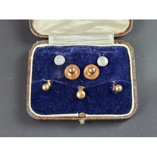 250 - Three 18ct gold studs, 2.8g; together with a pair of yellow metal, platinum and mother-of-pearl stud... 