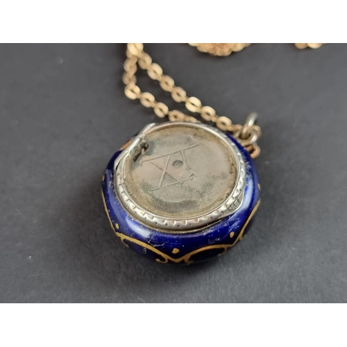 251 - A Continental enamel pendant vinaigrette, stamped maker's mark 'S G', 22mm diameter; on a yellow met... 