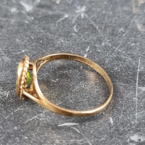 271 - A 9ct gold peridot ring, hallmarked Birmingham 1988, size N, gross weight 1,4g.