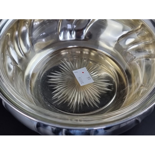 30 - A German white metal bowl, stamped '800', with glass liner, 18.5cm diameter.