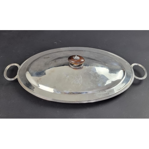 45 - A William IV silver serving dish, by Henry Chawner, London 1834, 32.5cm wide, 477g.... 