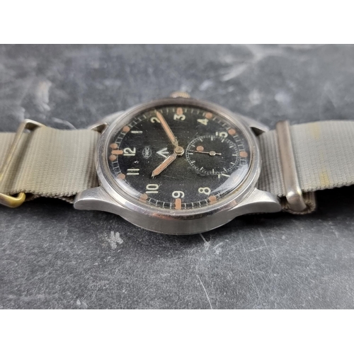 498 - A circa 1945 military issue IWC 'Mark X' 'Dirty Dozen' stainless steel manual wind wristwatch, 35mm,... 