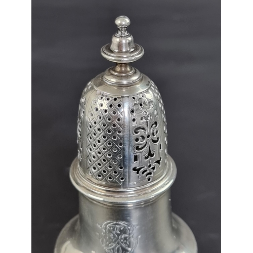 50 - An early 18th century silver sugar caster, by William Gamble, date letter rubbed, 16cm high, 187g.... 