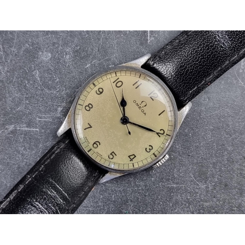 511 - A 1943 military specification Omega '6B/159' stainless steel manual wind civilian wristwatch, 33mm, ... 