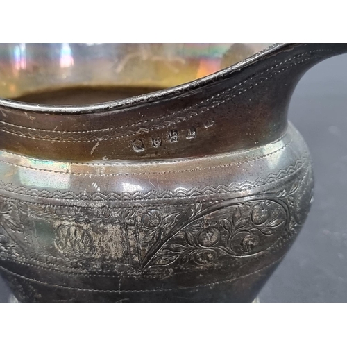 68 - An Irish George III silver jug, maker's mark rubbed, Dublin 1807, height to handle 10.5cm, 198g.... 