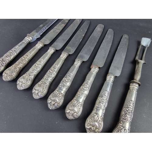 80 - A silver handled Queens's pattern  carving knife and matching fork; together with six similar silver... 