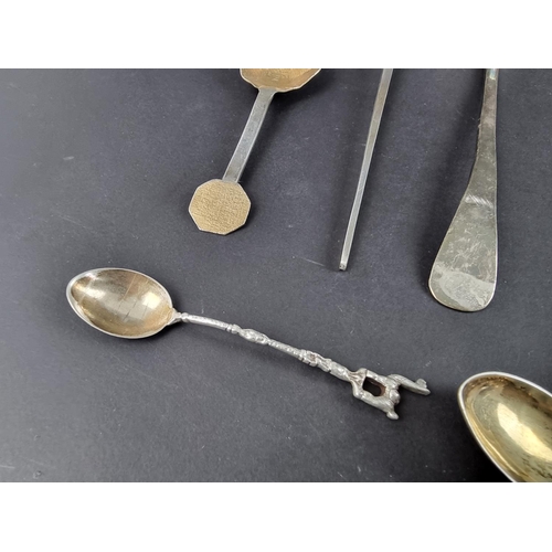 85 - A group of various silver, silver mounted, white metal and metal cutlery, 230g weighable.... 