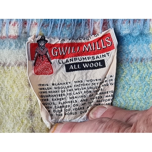 1140 - A pair of vintage Welsh wool blankets, one labelled 'Gwili Mills', 210 x 170cmy. (2)... 