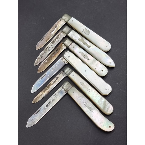 1683 - Six mother-of-pearl and silver folding fruit knives. 