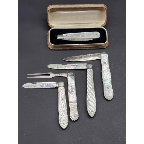 1691 - Five mother-of-pearl and silver folding fruit knives, one in fitted box. 