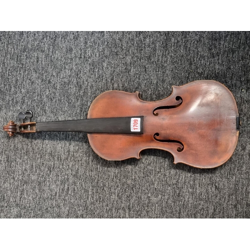 1709 - A good antique Continental violin, probably French, with 14in one piece back.