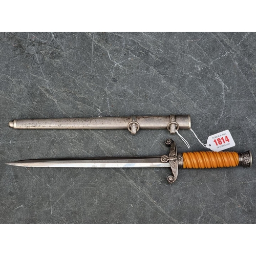 1814 - A WWII German army officer's dagger and sheath, by Original Eickhorn, Solingen.