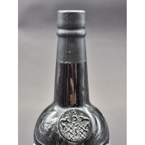 115 - A 75cl bottle of Fonseca 'Guimaraens' 1982 vintage port.