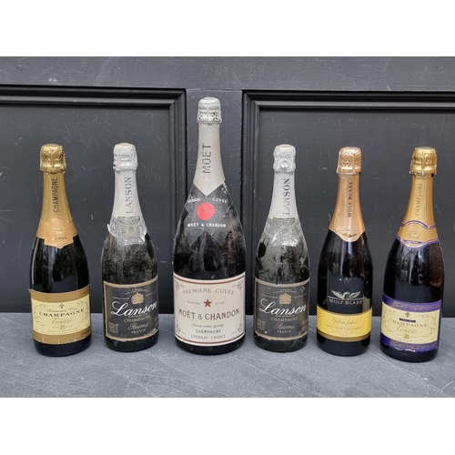 119 - A group of NV Champagne and sparkling Wine, to include a 150cl magnum bottle of Moet & Chandon '... 