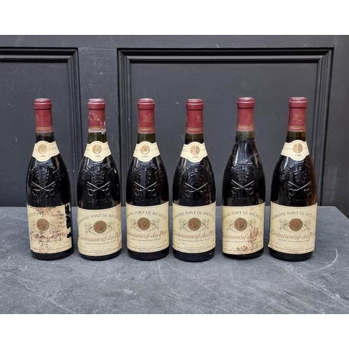 92 - Six 75cl bottles of Chateauneuf du Pape, Font de Michelle, 1986, Etienne Gonnet. (6)... 