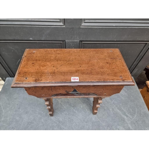 1014 - A 17th century style oak joint stool, 51cm wide.