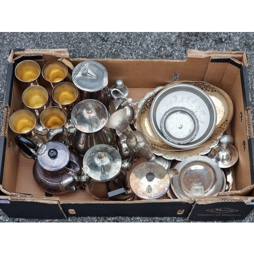 1530 - A collection of silver plate.