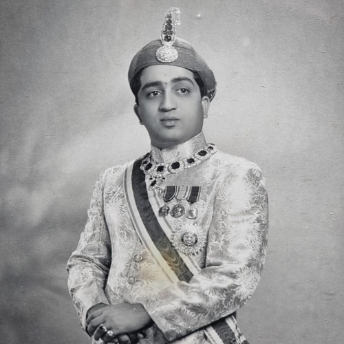 212 - HIS HIGHNESS THE MAHARAJA SIR PRATAPSINH RAO GAEKWAD OF BARODA (1939-1951): silver gelatin full leng... 