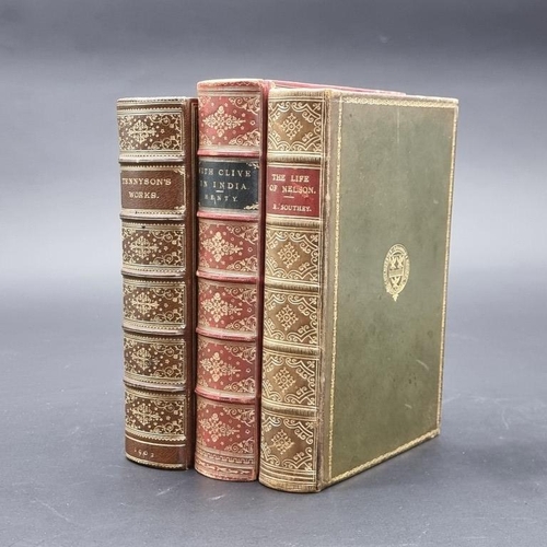 284 - BINDINGS: 'The Works of Alfred Lord Tennyson..': London, Macmillan, 1902: contemporary full bro... 