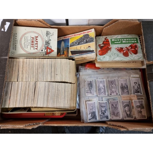 434 - TEA CARDS/CIGARETTE CARDS: a very large quantity in 4 boxes.