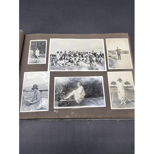 436 - PHOTOGRAPHS/POSTCARDS: mixed quantity in box, some in album, much loose, including several cabi... 