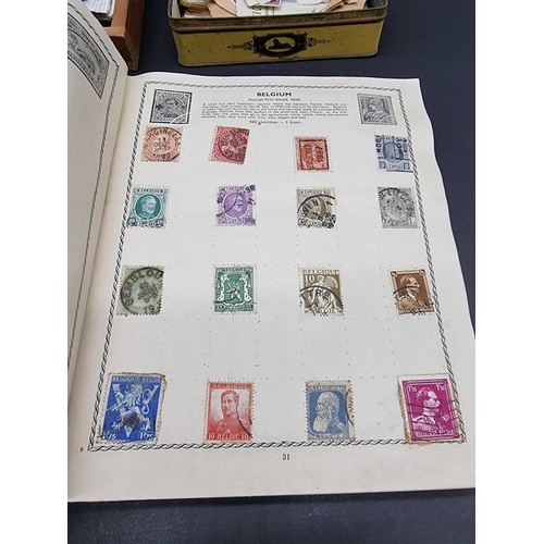 479 - CIGARETTE CARDS/STAMPS: quantity in small box. 