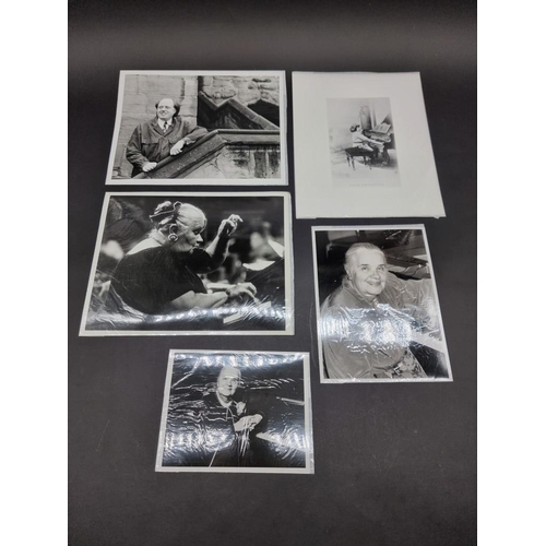 559 - BALLET/CLASSICAL MUSIC: large collection of approx 280 b&w photographs, stars and scenes of... 