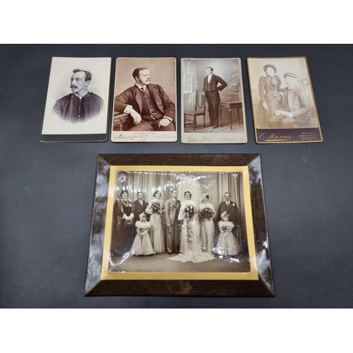 569 - CARTE DE VISITE: collection of approx 140 carte de visite, plus a few cabinet cards and other p... 