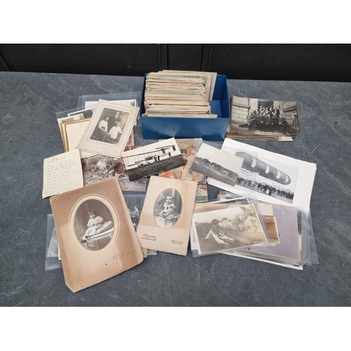 638 - POSTCARDS & PHOTOGRAPHS: group of approx 300 postcards, mixed subjects, to include interesting R... 