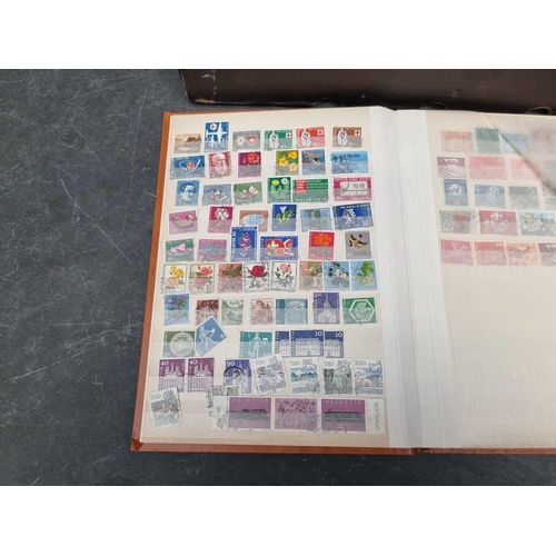 639 - STAMPS: mixed selection housed in 10 albums and box. (Tray)