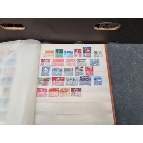 639 - STAMPS: mixed selection housed in 10 albums and box. (Tray)