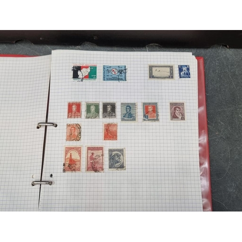 639 - STAMPS: mixed selection housed in 10 albums and box. (Tray)