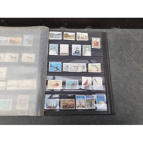 639 - STAMPS: mixed selection housed in 10 albums and box. (Tray)