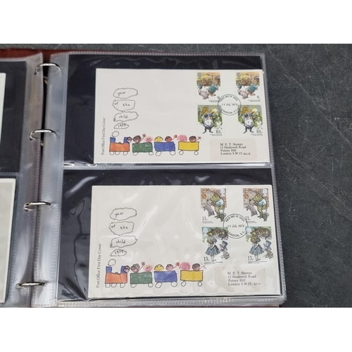 640 - FIRST DAY COVERS: a collection, housed in 4 albums. (Box)